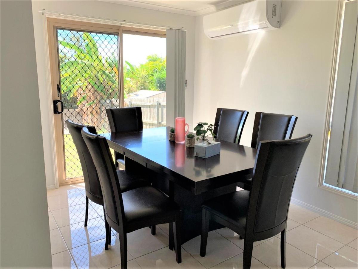 Entire 4br House Close To Airport Hosted By Homestayz * Gladstone