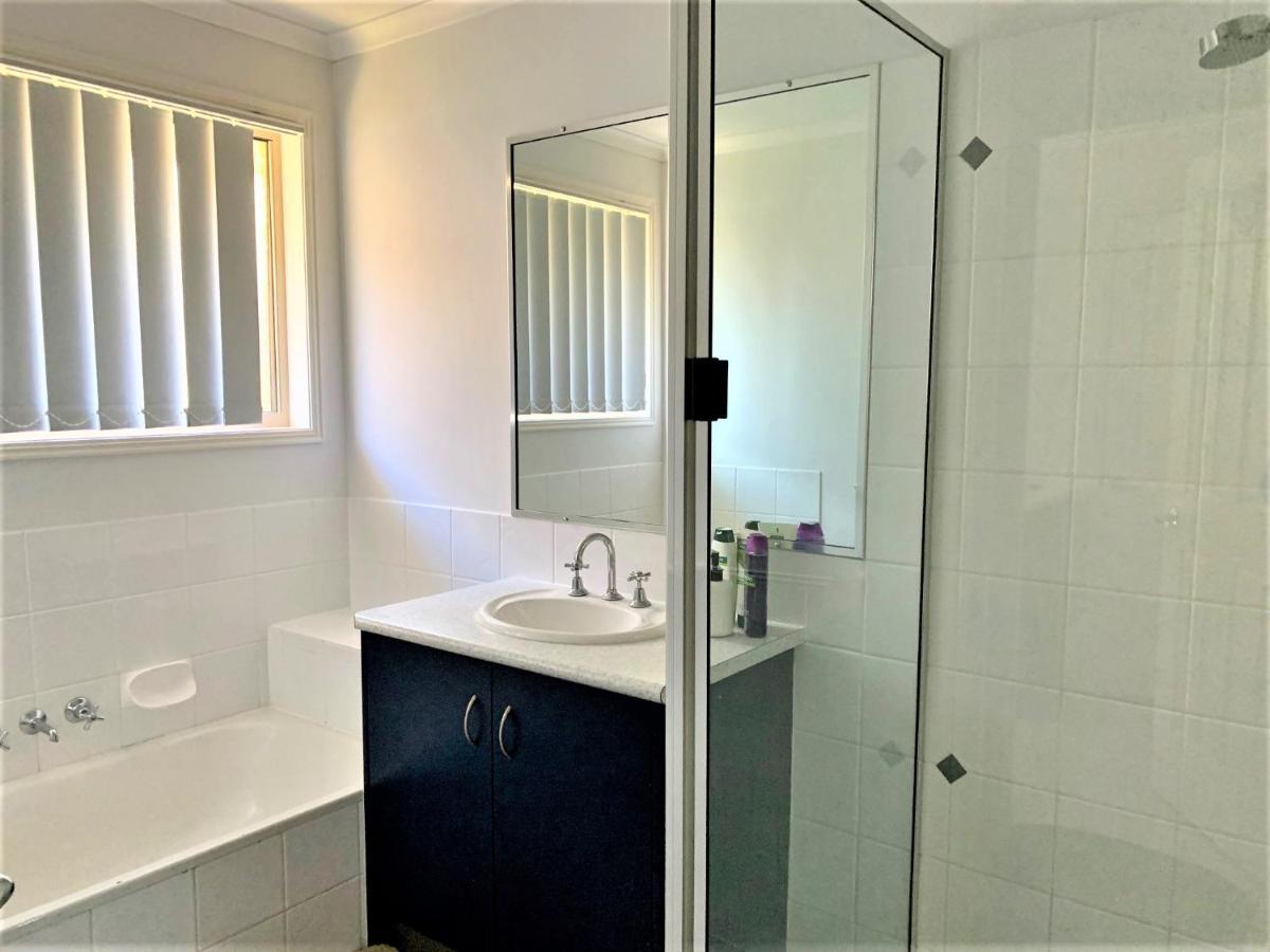 Entire 4br House Close To Airport Hosted By Homestayz *