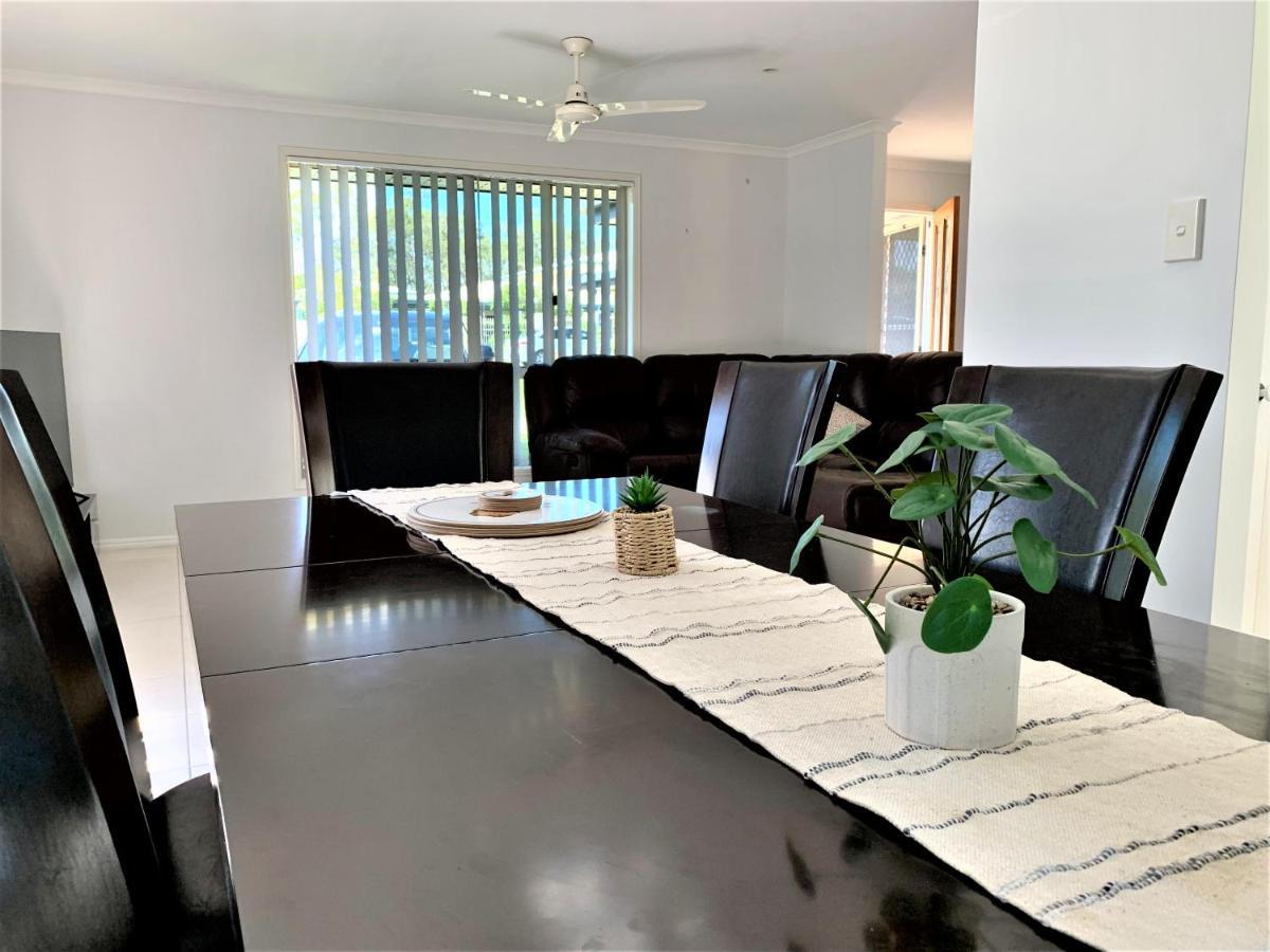 Entire 4br House Close To Airport Hosted By Homestayz