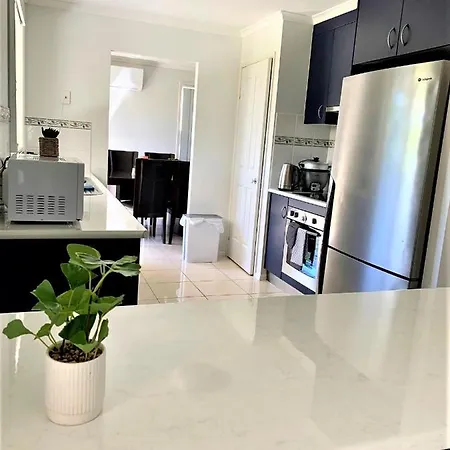 Entire 4Br House Close To Airport Hosted By Homestayz Gladstone Exterior photo