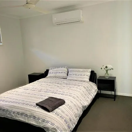 Entire 4Br House Close To Airport Hosted By Homestayz Gladstone Exterior photo